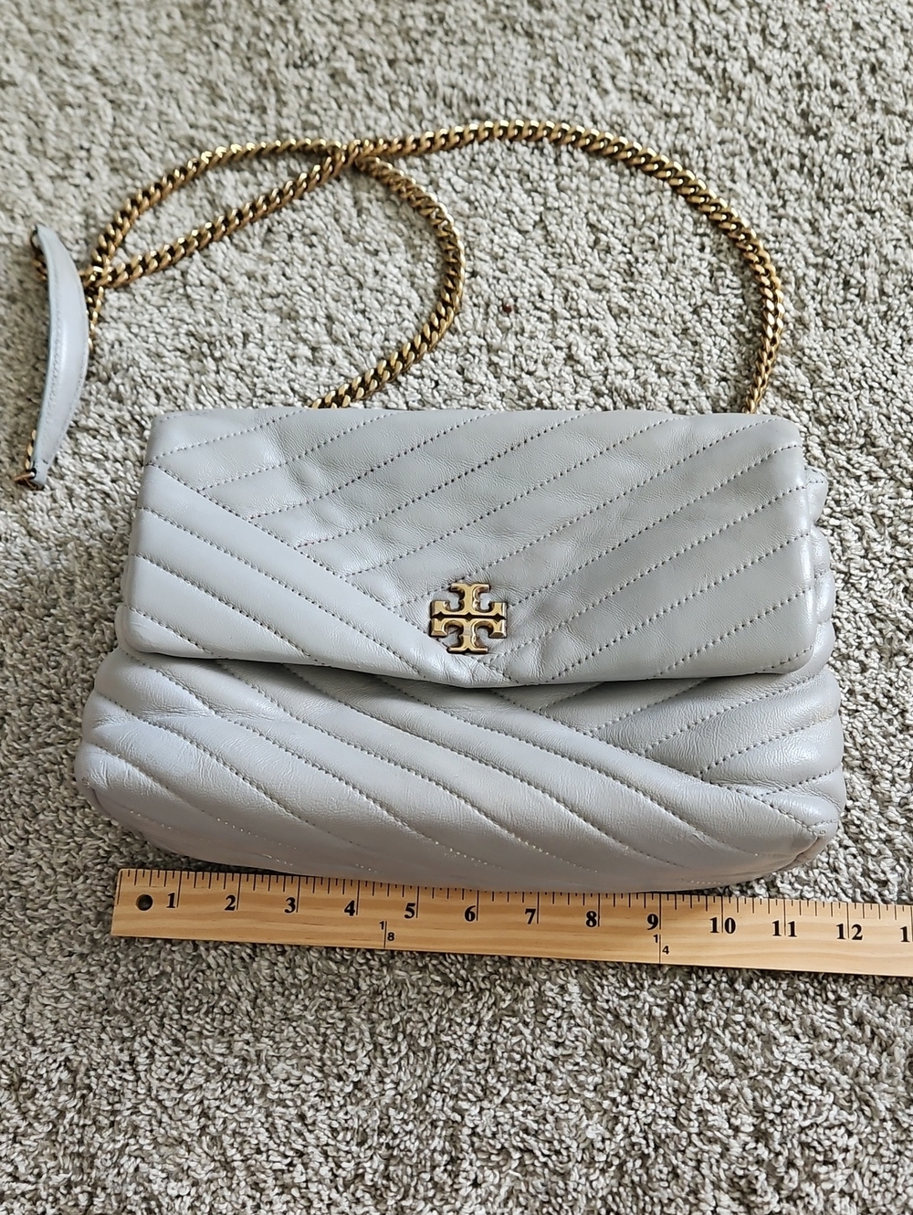 Tory Burch Quilted Leather Shoulder Bag in Light Gray